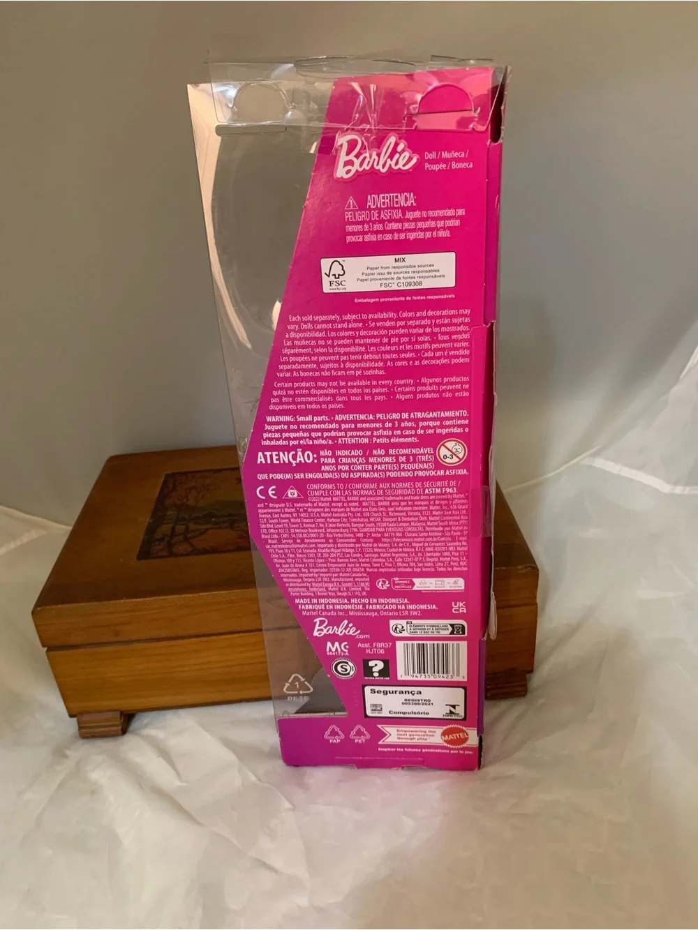 BAD BOX Barbie Fashionista 209 NIB NRFB